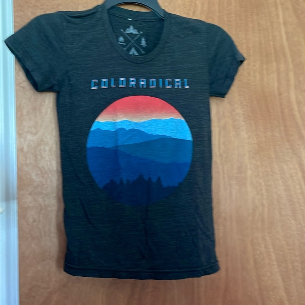Women’s Colorado T-shirt small mountains